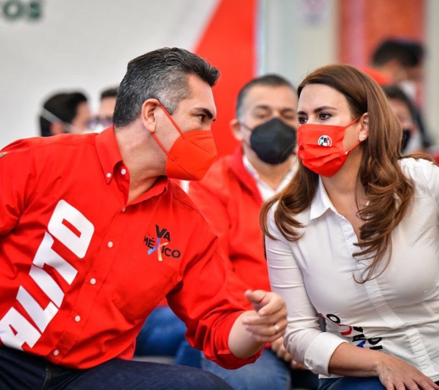 Alejandro Moreno y Carolina Viggiano