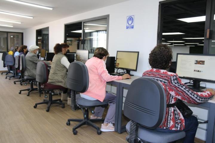 Servicios en biblioteca