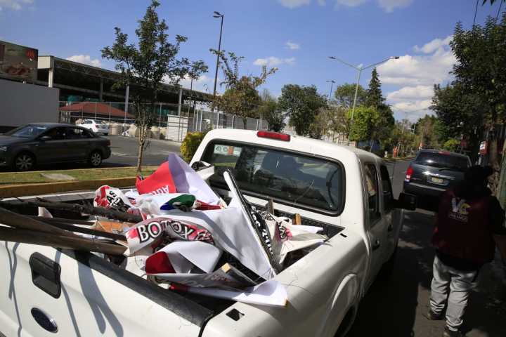 Camioneta con desperdicios 