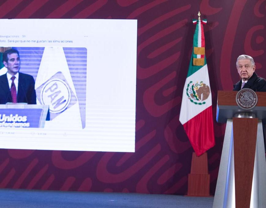 López Obrador y Lorenzo Córdova