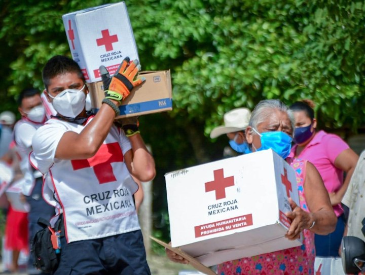 Voluntarios de la Cruz Roja