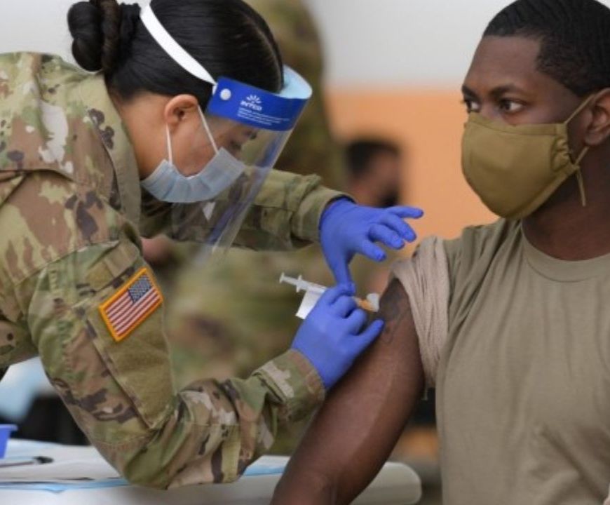 Soldados EU en vacunación