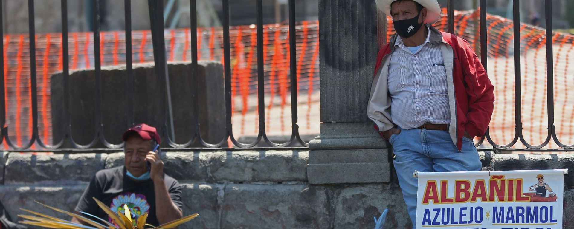 Ofrecen oficios en las inmediaciones de Catedral