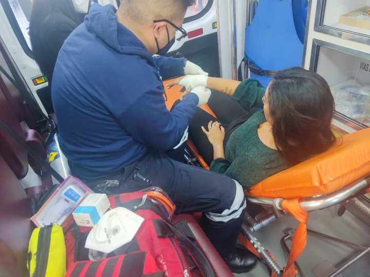 Atienden a Ana Villagrán tras agresión 