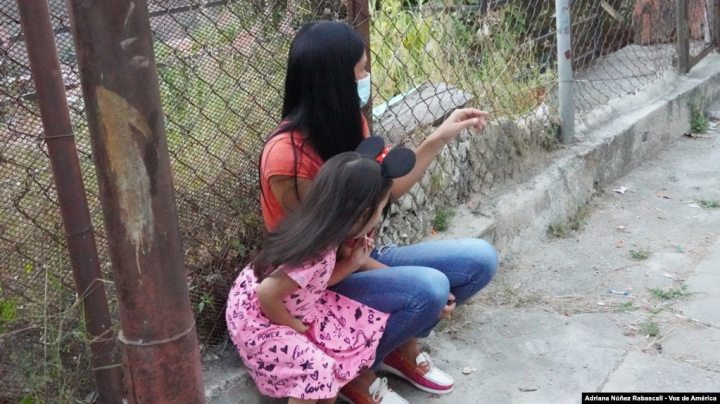 Yusmary Gómez quedó sola a cargo de sus hijos en Venezuela