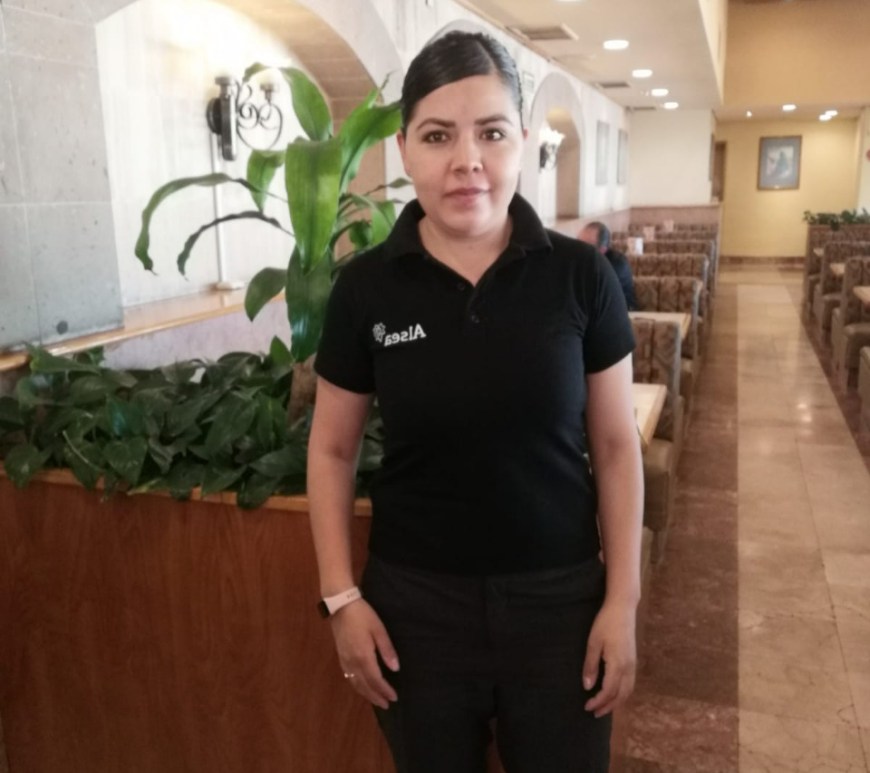 Colaboradora de grupo Alsea