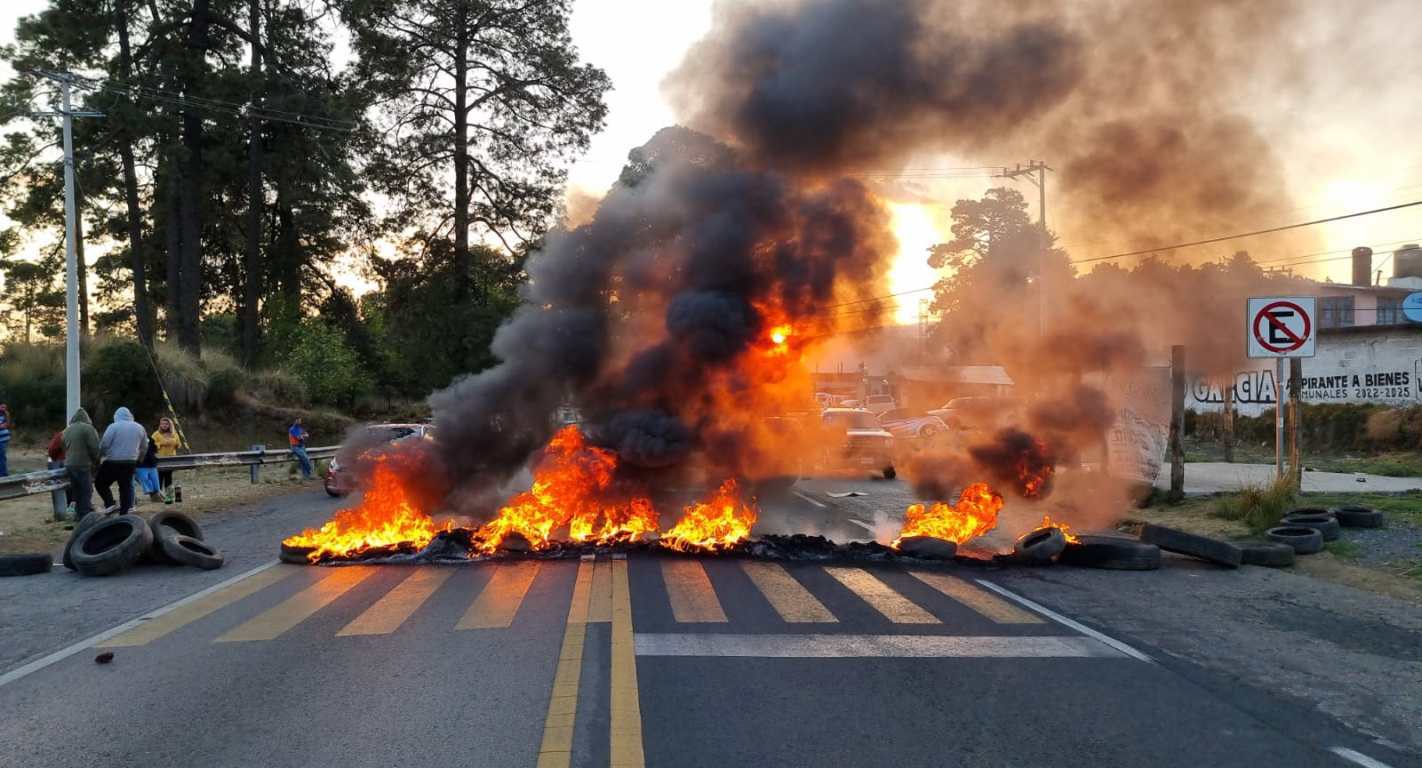 Bloqueo en la carretera México Cuernavaca