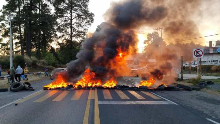 Bloqueo en la carretera México Cuernavaca