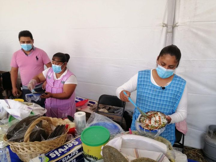 Vendedoras de alimentos mexicanos