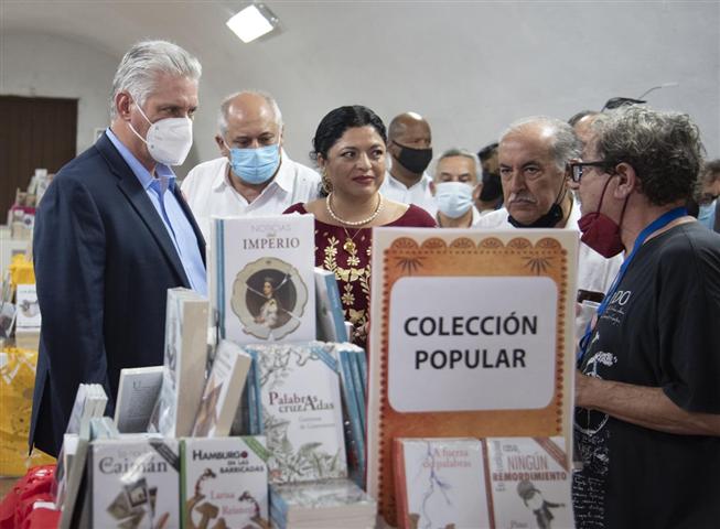 Miguel Díaz-Canel Y Paco Ignacio Taibo