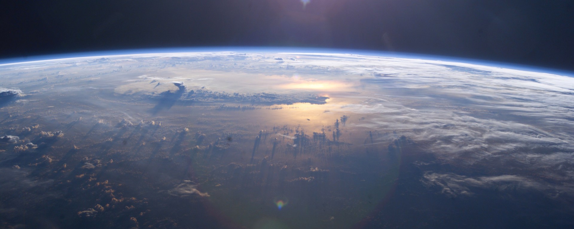 La tierra vista desde el observatorio internacional