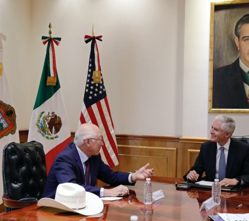 Alfredo del Mazo y Ken Salazar