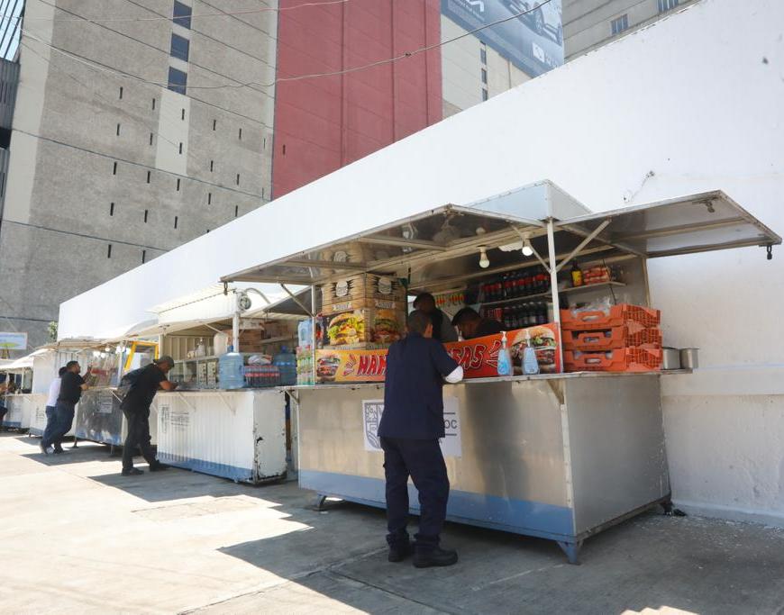 Puesto semi fijo de la calle