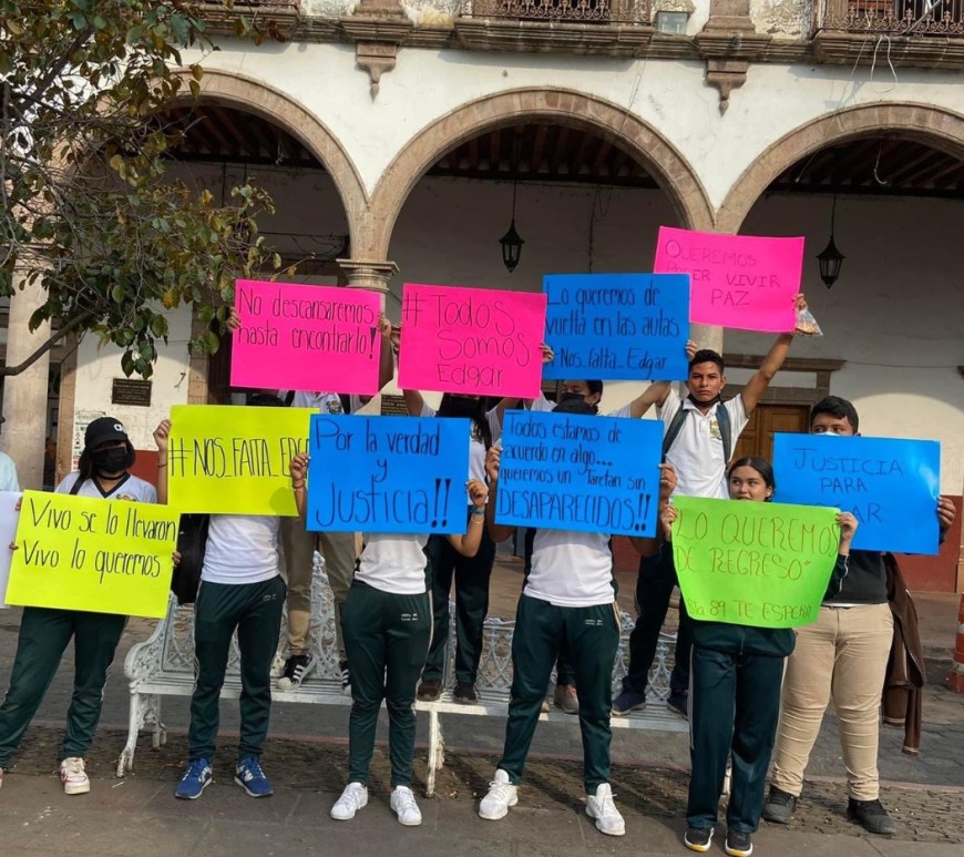 Alumnos del Centro de Bachillerato Tecnológico Agropecuario