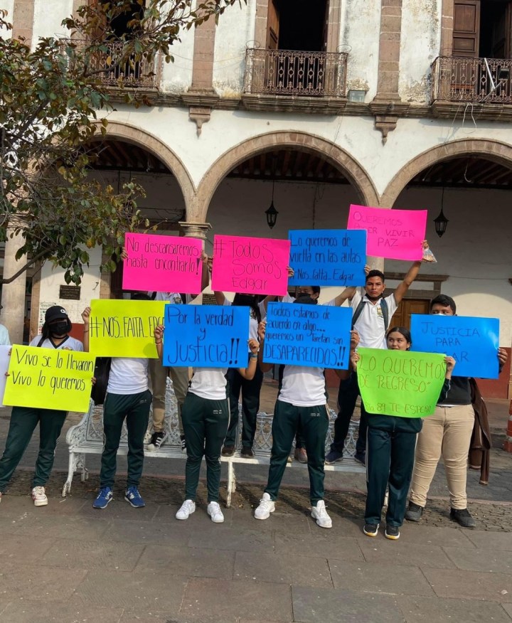 Alumnos del Centro de Bachillerato Tecnológico Agropecuario
