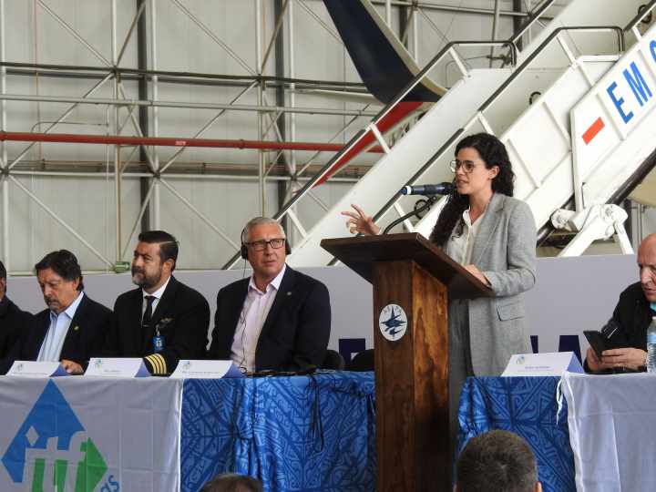  Luisa María Alcalde