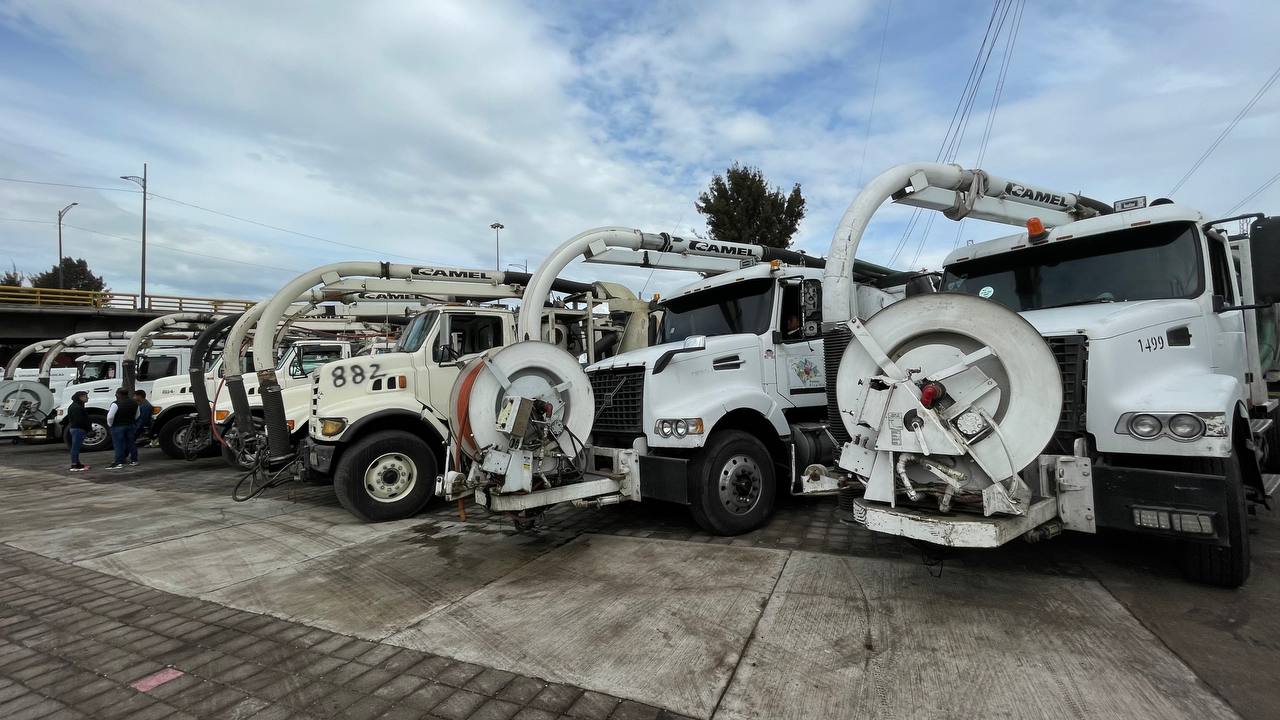 Camiones para atender inundaciones