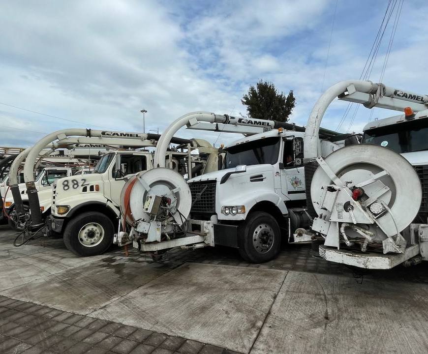 Camiones para atender inundaciones