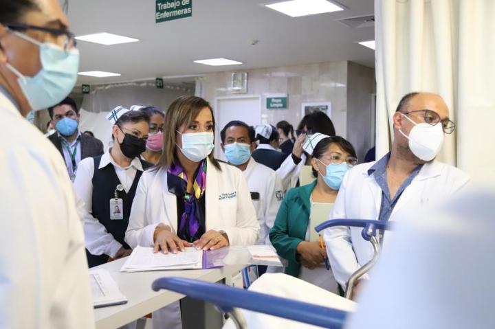 Médicos del IMSS en piso