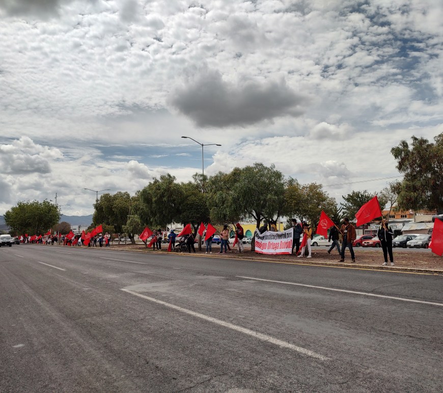 Antorchistas se manifiestan en Pachuca