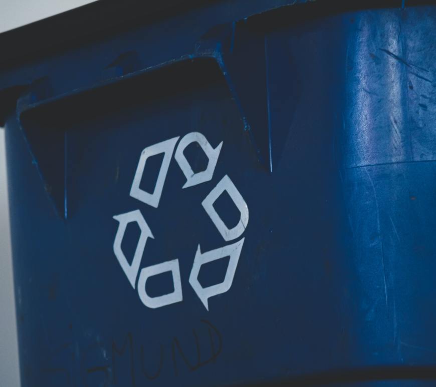 Máquina de reciclado en oficina