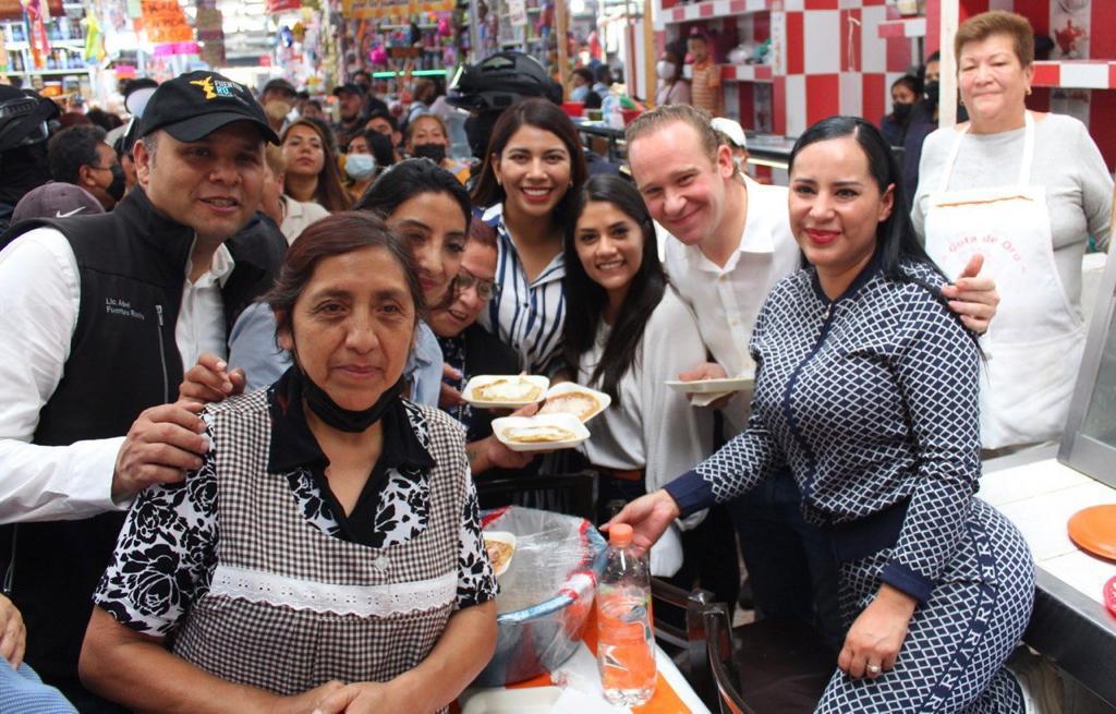 Sandra Cuevas y Santiago Taboada