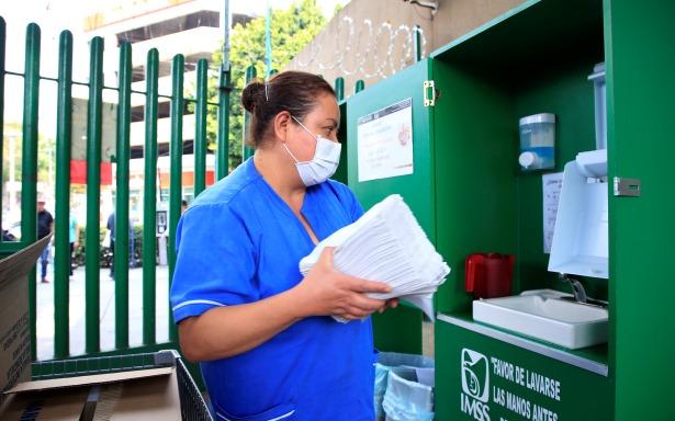 Personal de limpieza del IMSS