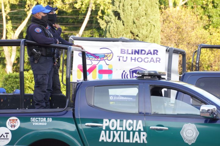 Camioneta de la policía auxiliar