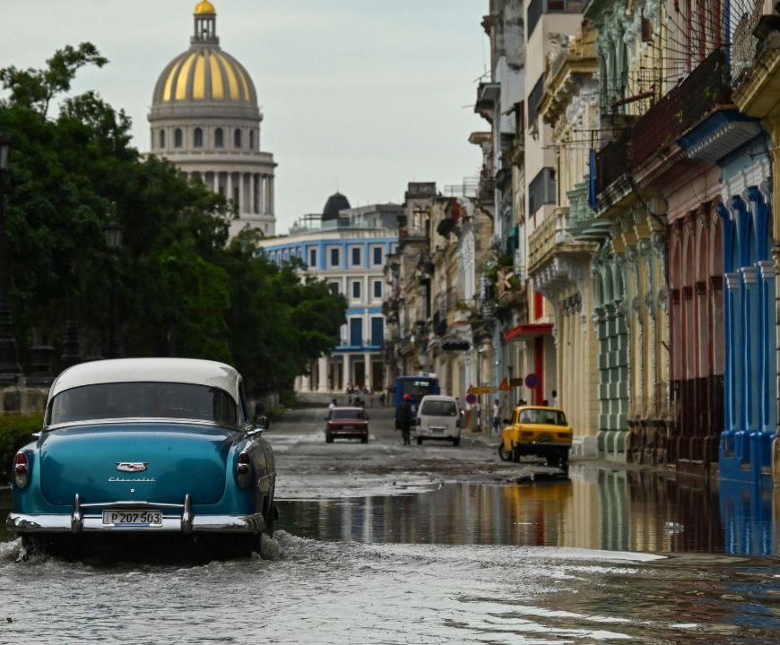 Calle con anegación en Cuba