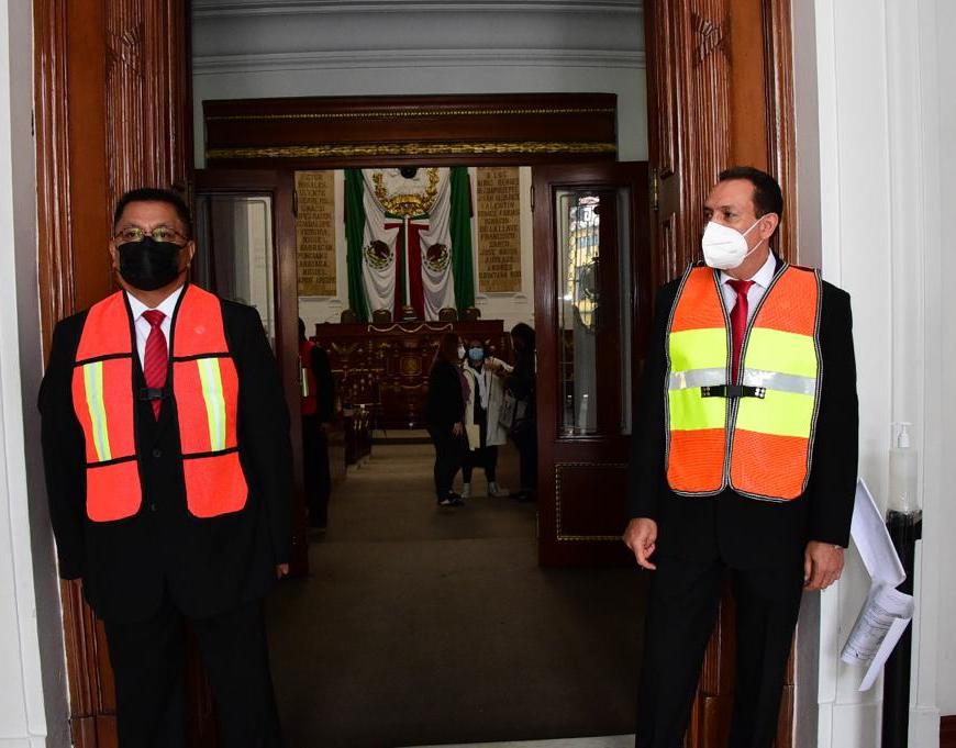 Vigilantes en el Congreso capitalino