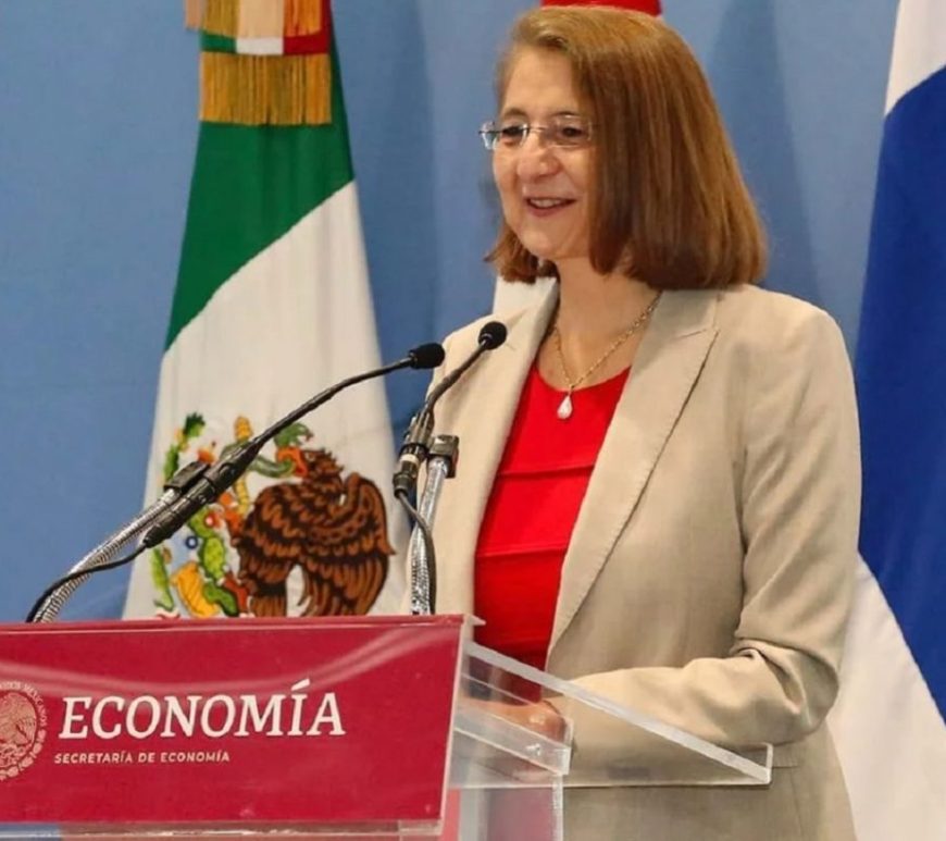 Luz María de la Mora