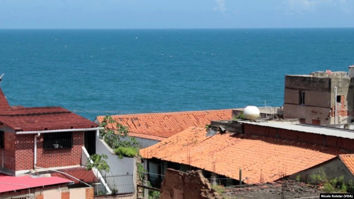 Vista del Caribe desde La Guaira, Venezuela.