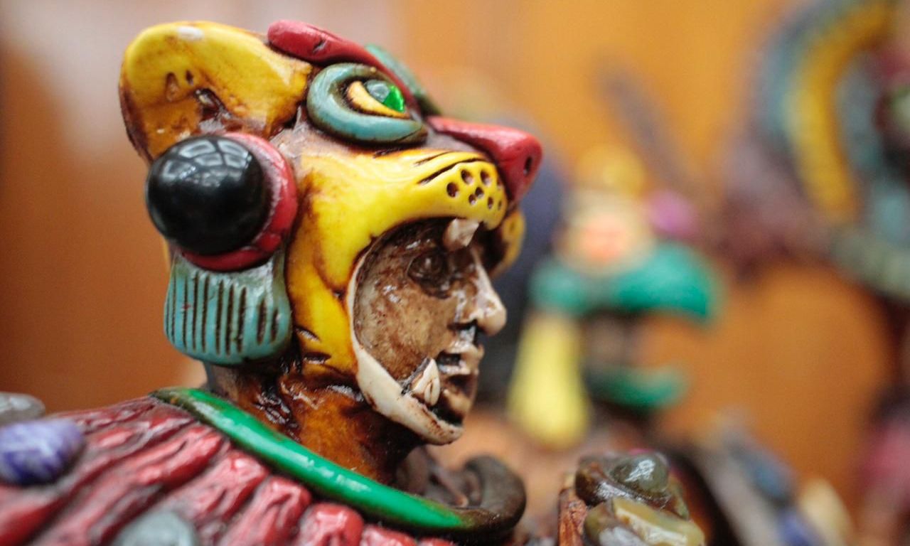 Figura de obsidiana, "Caballero Tigre" | Artesanía