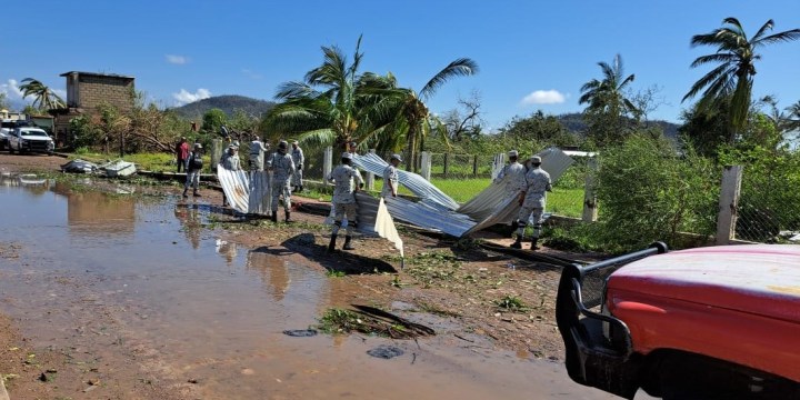 Guardia nacional en ayuda humanitaria