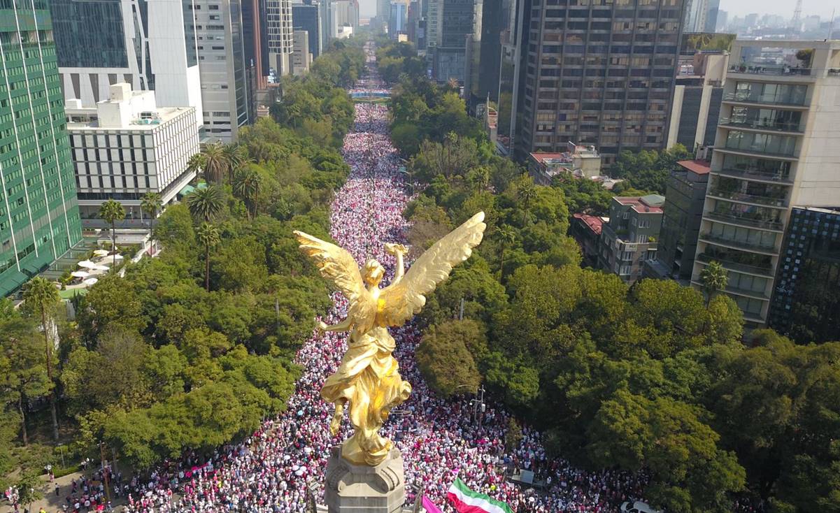 Marcha en el Ángel de la Independencia