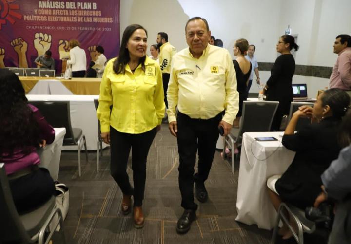 Verónica Juáres y Jesús Zambrano