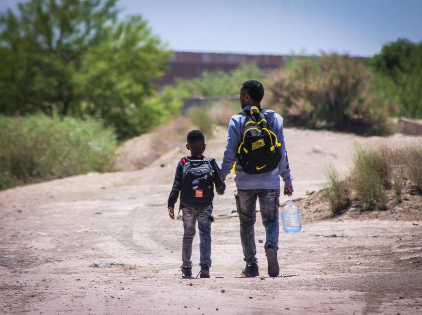Personas migrantes en la frontera México - EU en Ciudad Juárez