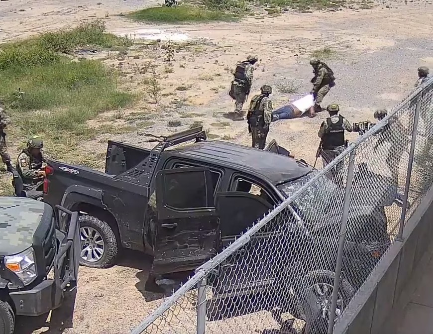 MIlitares en ejecuación contra civiles