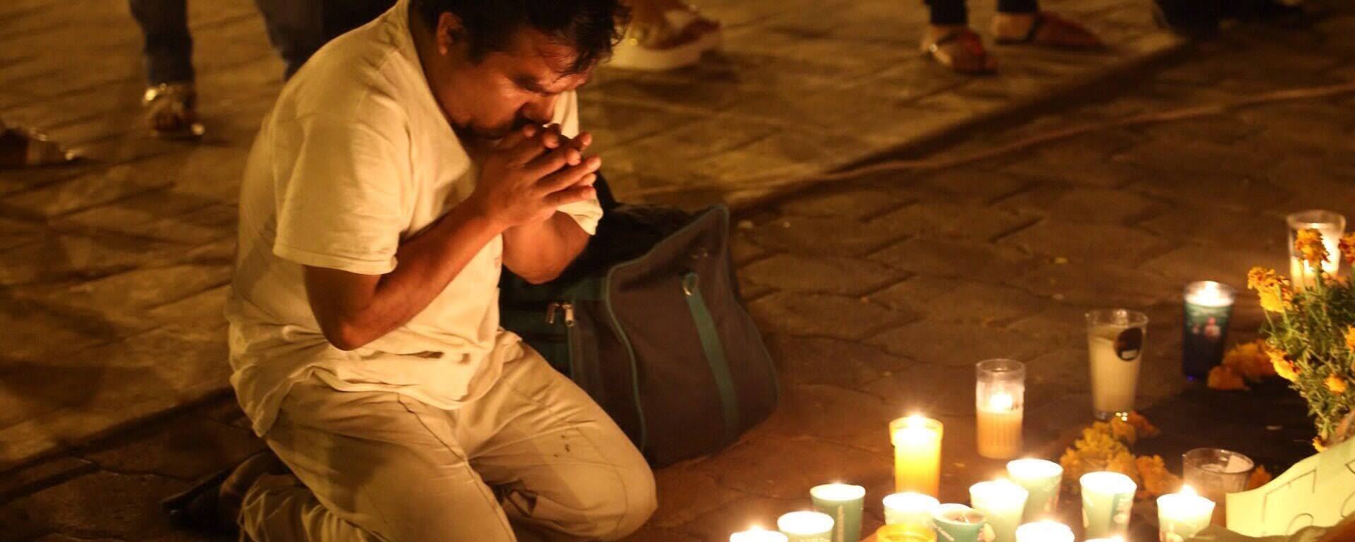 Persona incada por los desaparecidos de Ayotzinapa