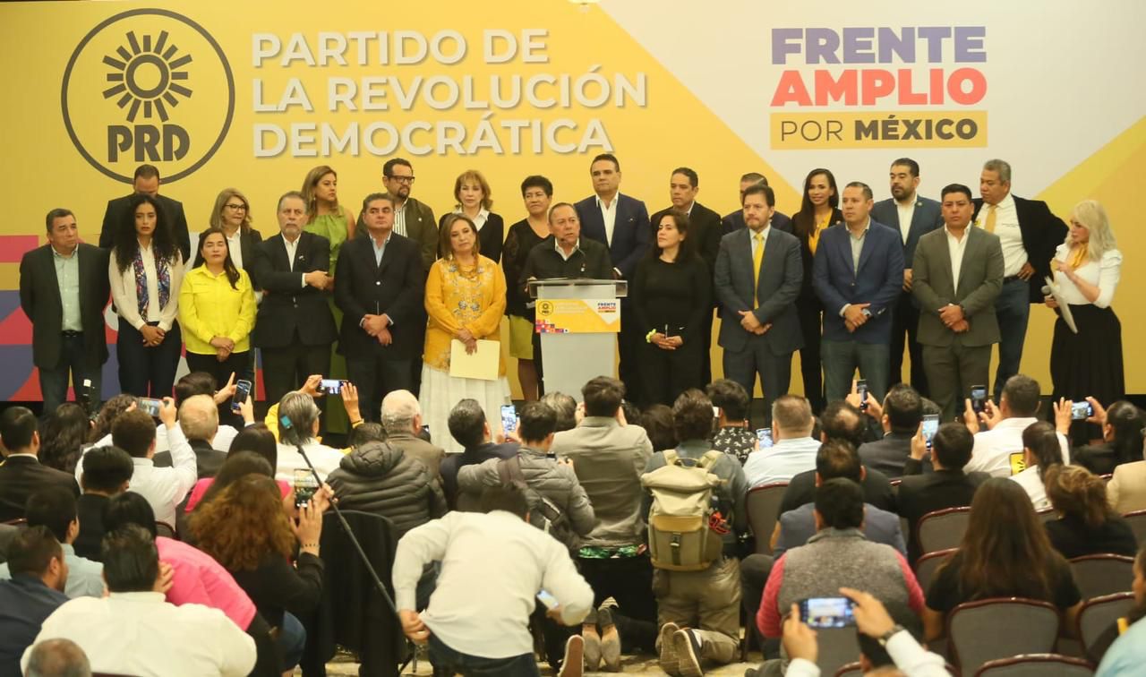 Militantes y simpatizantes del PRD