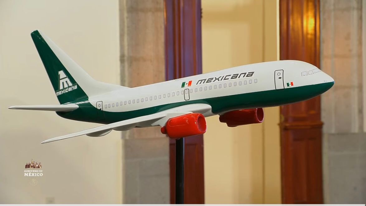 Avión a escala de Mexicana de Aviación