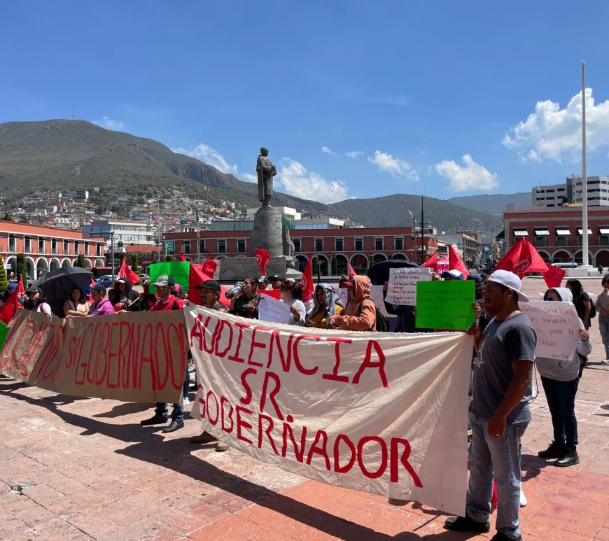 Antorchistas en manifestación