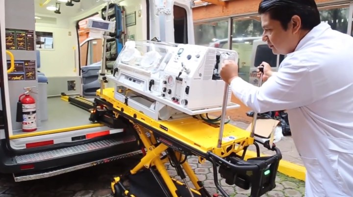 Médico en ambulancia