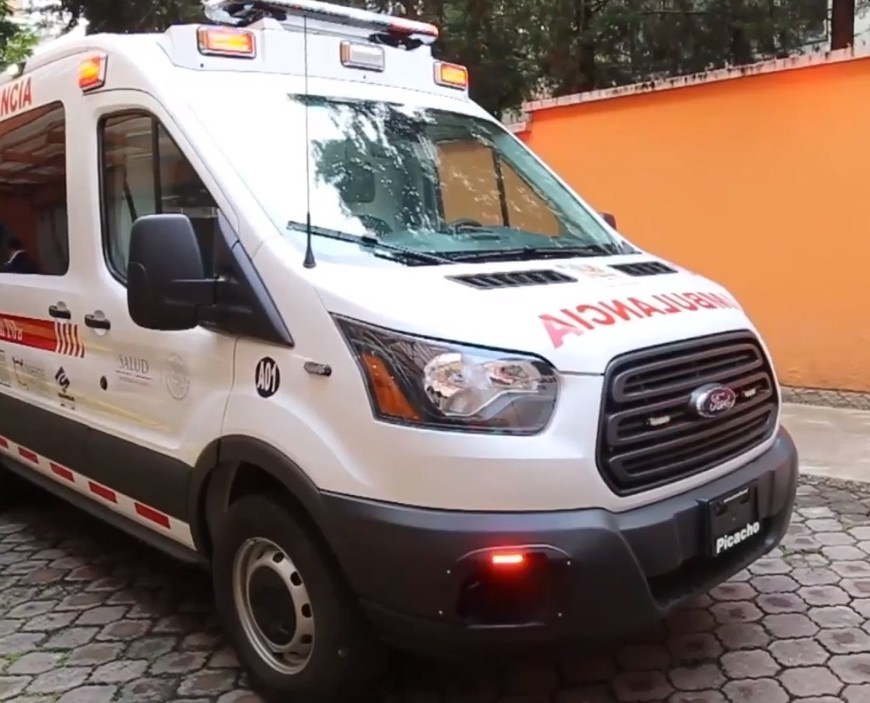 Ambulancia de atención médica