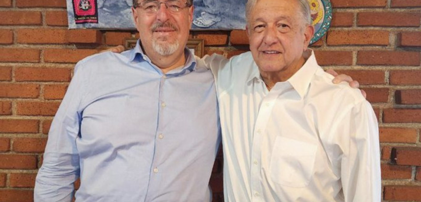 Andrés Manuel López Obrador y Bernardo Arévalo