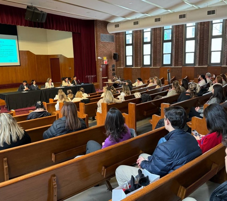 Personas en auditorio