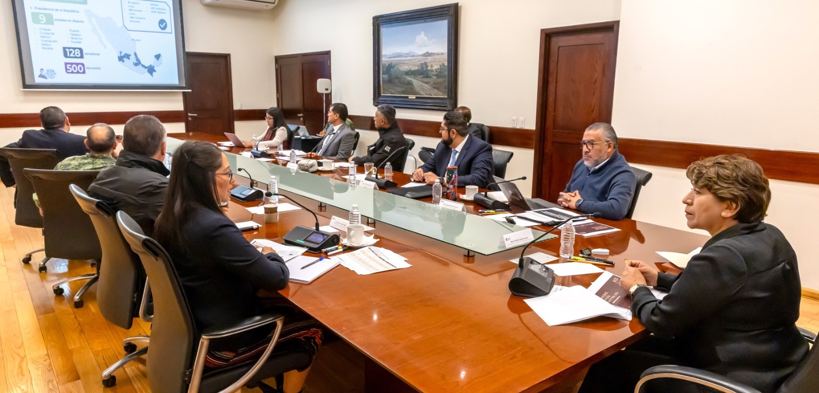 Delfina Gómez en reunión de seguridad