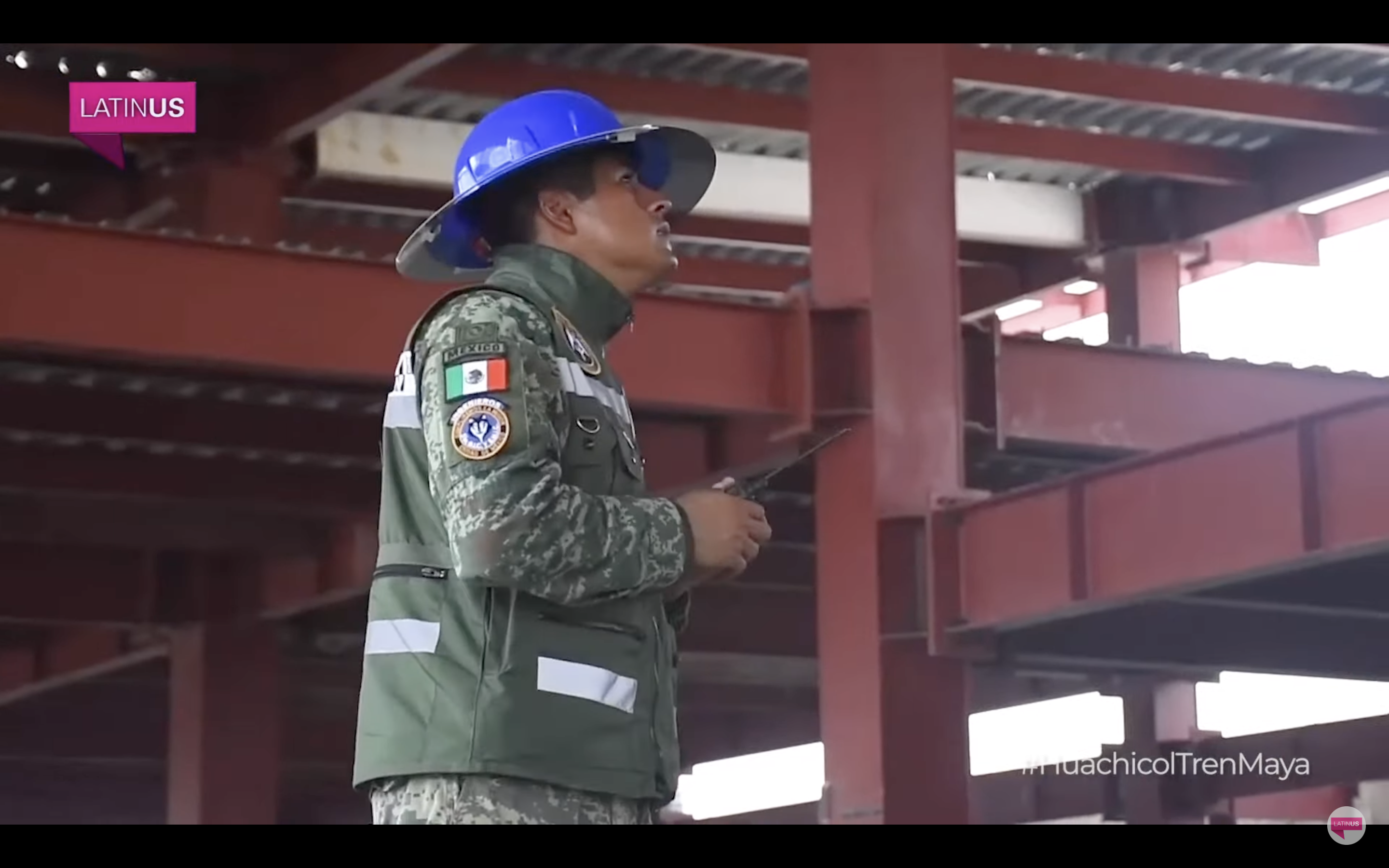 Militar en construcción del Tren Maya
