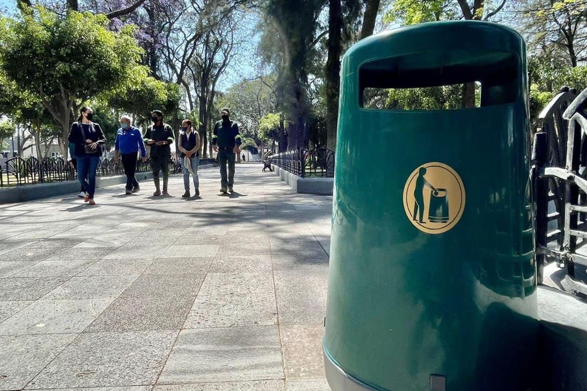 Basurero en la Alameda