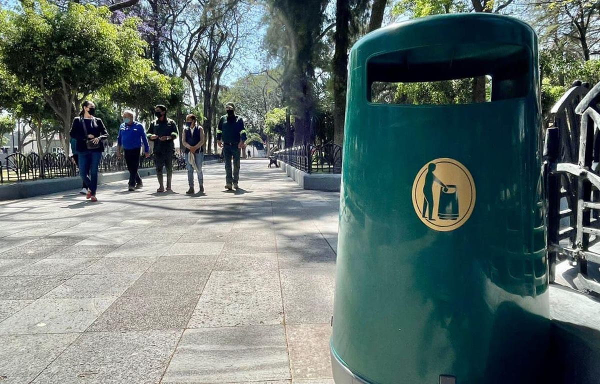 Basurero en la Alameda